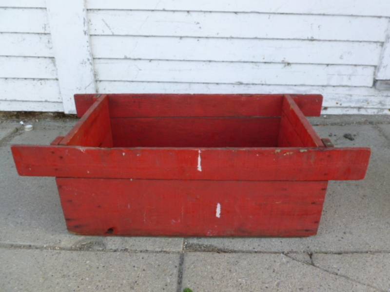 lot 6 image: Vintage Wooden Box
