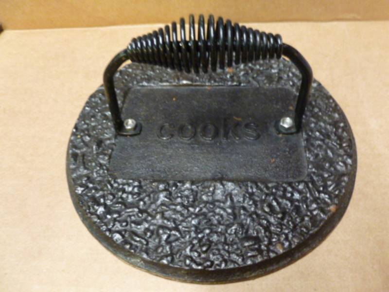 lot 65 image: Cast Iron Press