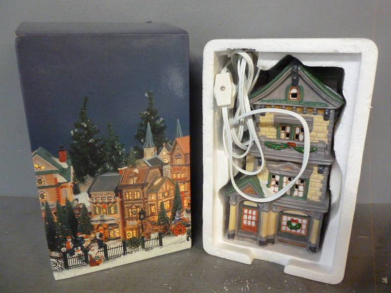 lot 77 image: Collectible