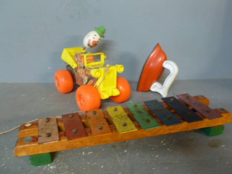 lot 88 image: Vintage Toys