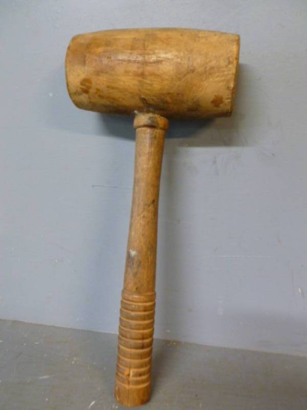 lot 98 image: Vintage Gavel