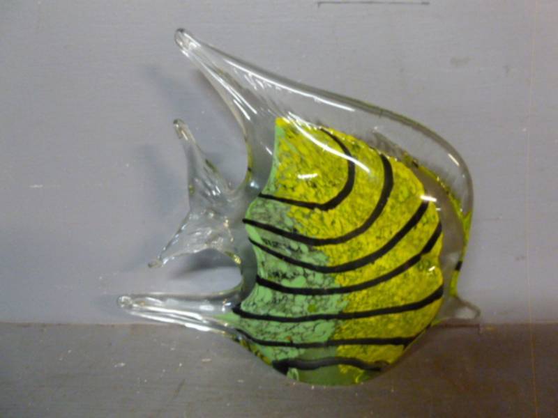 lot 108 image: Art Glass