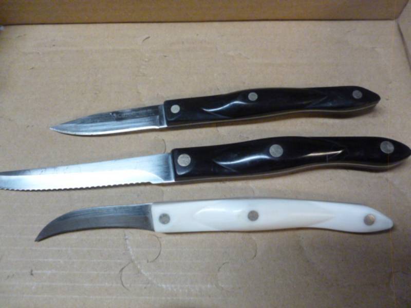 lot 144 image: Cutco Knives