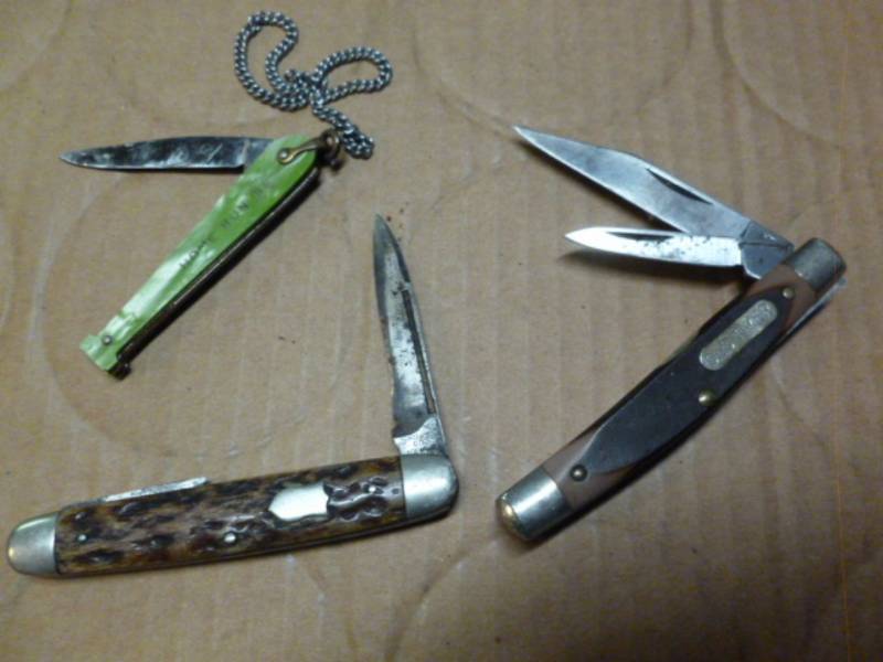 lot 148 image: Vintage Pocket Knives