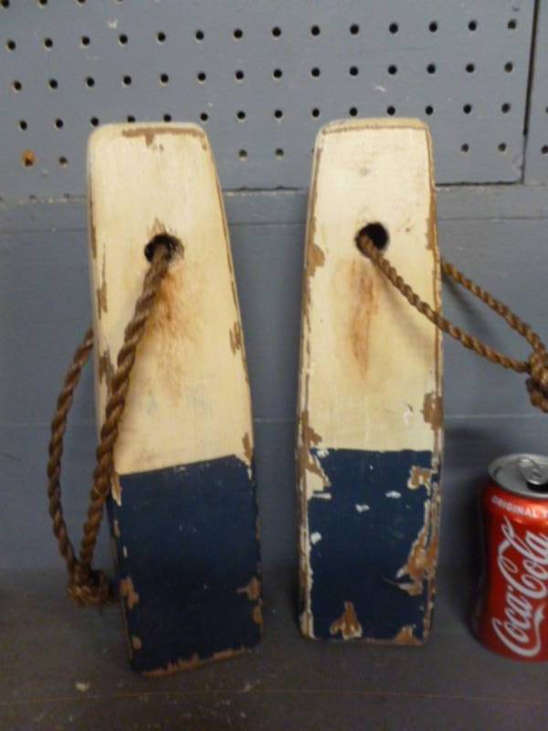 lot 189 image: Wood Buoy Decorations