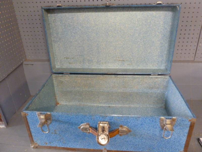 lot 214 image: Vintage Trunk