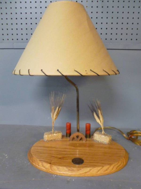 lot 222 image: Pheasants Forever Lamp