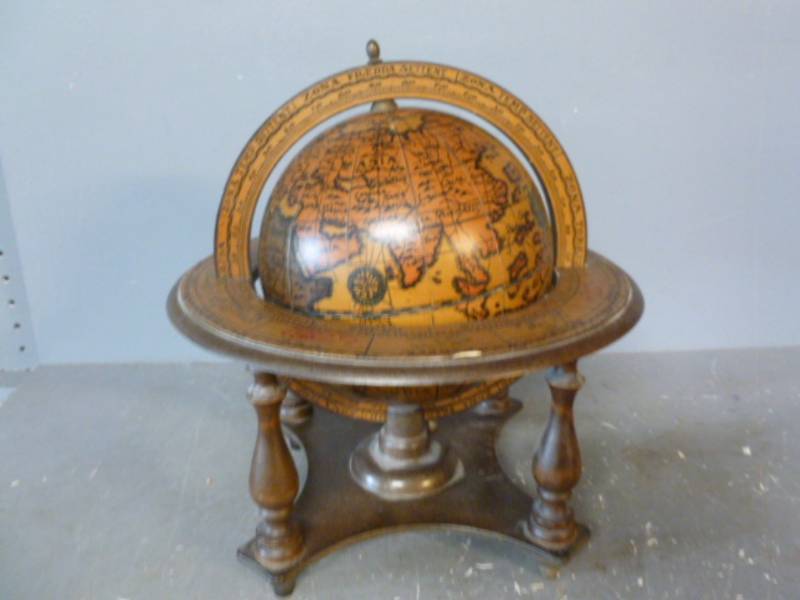 lot 225 image: Mantle Globe