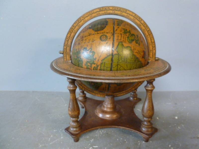 lot 226 image: Mantle Globe