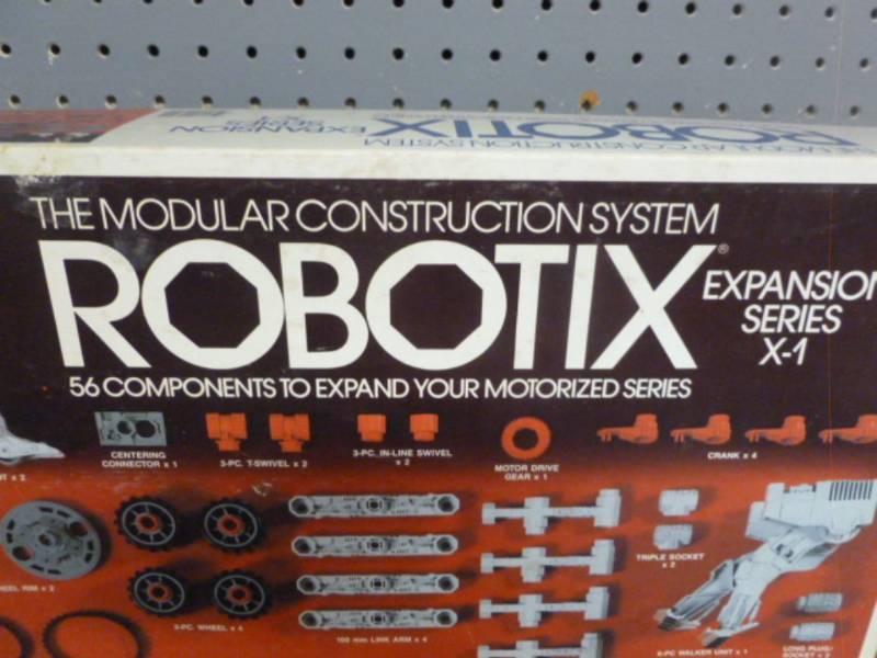 lot 246 image: Milton Bradley Construction System