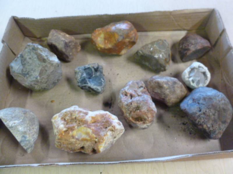 lot 262 image: Collector Rocks