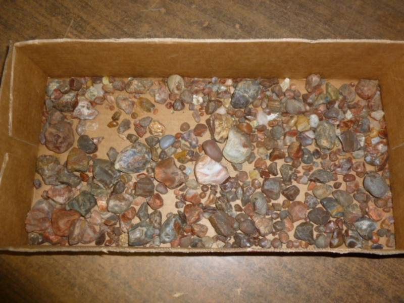 lot 270 image: Agates