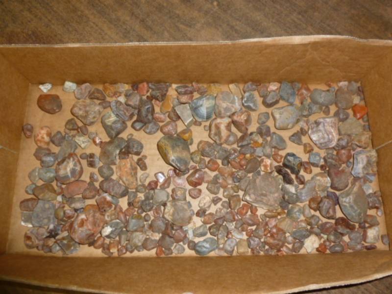 lot 271 image: Agates