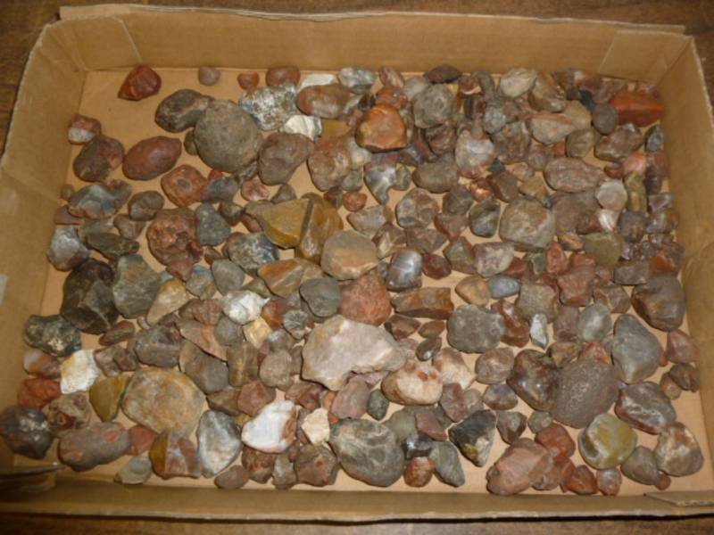 lot 272 image: Agates