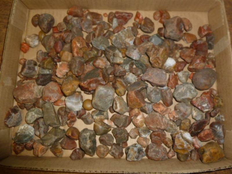 lot 275 image: Agates