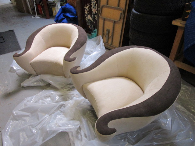 lot 107 image: ULTRA MODERN CONTEMPORARY ACCENT CHAIRS