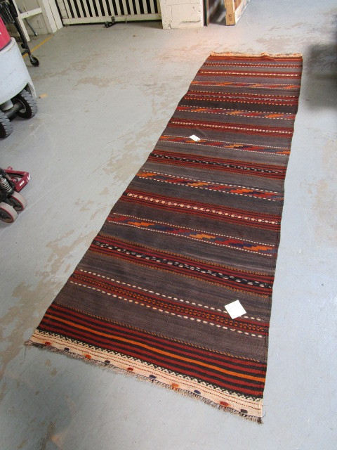 lot 114 image: HANDMADE RUG