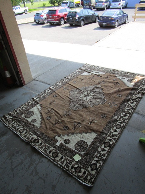 lot 116 image: HAND-WOVEN RUG