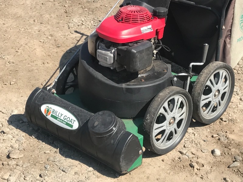 lot 2 image: Billy Goat Professional Leaf Vac