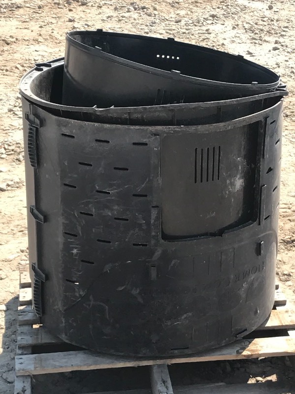 lot 9 image: Compost Bin