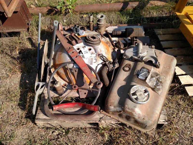 lot 18 image: Asstd 1950s Ford Tractor Parts...