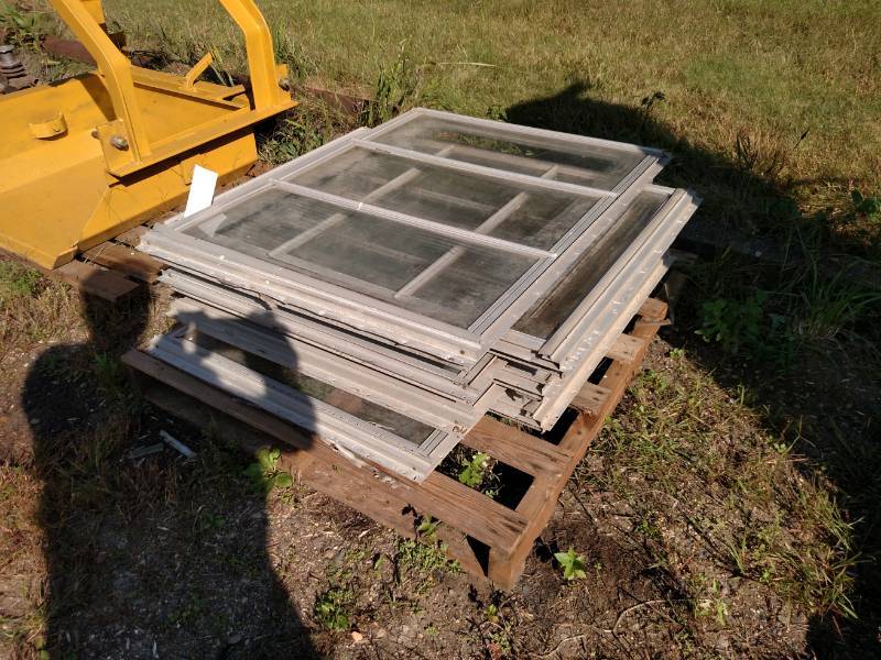 lot 20 image: (7) 40x30 Aluminum Windows...