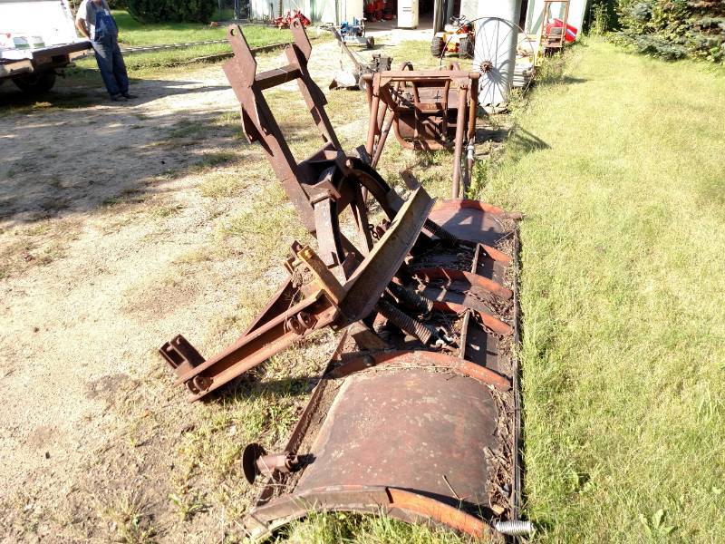 lot 26 image: Snow Plow, 810 Wide...