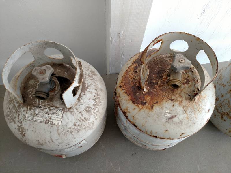 lot 74 image: (3) Propane Tanks, (2) Feel Full...
