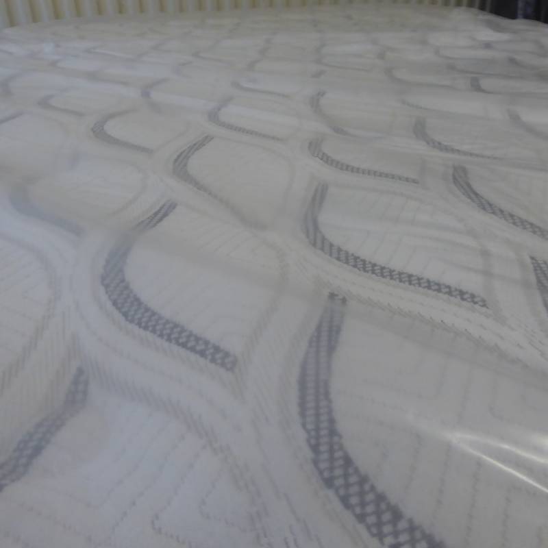 lot 5 image: Brand New Sealy Response Performance Attendance Collection Plush Queen Mattress