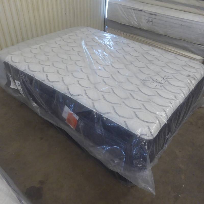 lot 7 image: Brand New Sealy Response Performance Attendance Plush Pillowtop Full Mattress