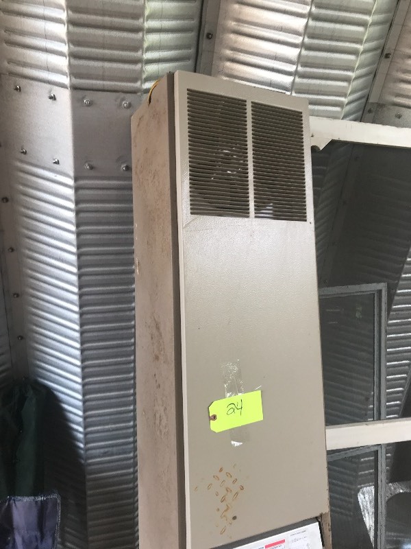 lot 24 image: LP HEATER -- EMPIRE BRAND
