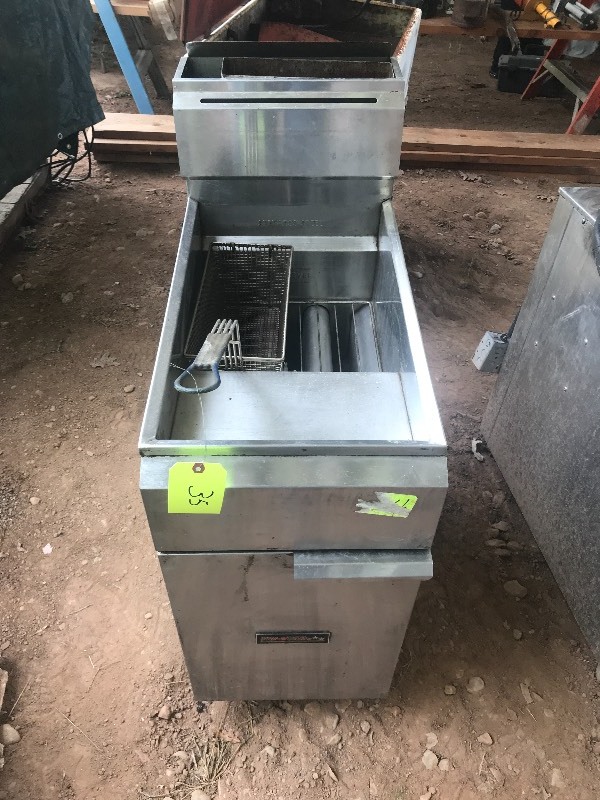 lot 35 image: TRI STAR FRENCH FRYER W 1 BASKET (GAS)