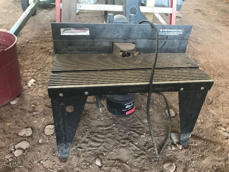 lot 51 image: CRAFTSMAN ROUTER TABLE W ROUTER