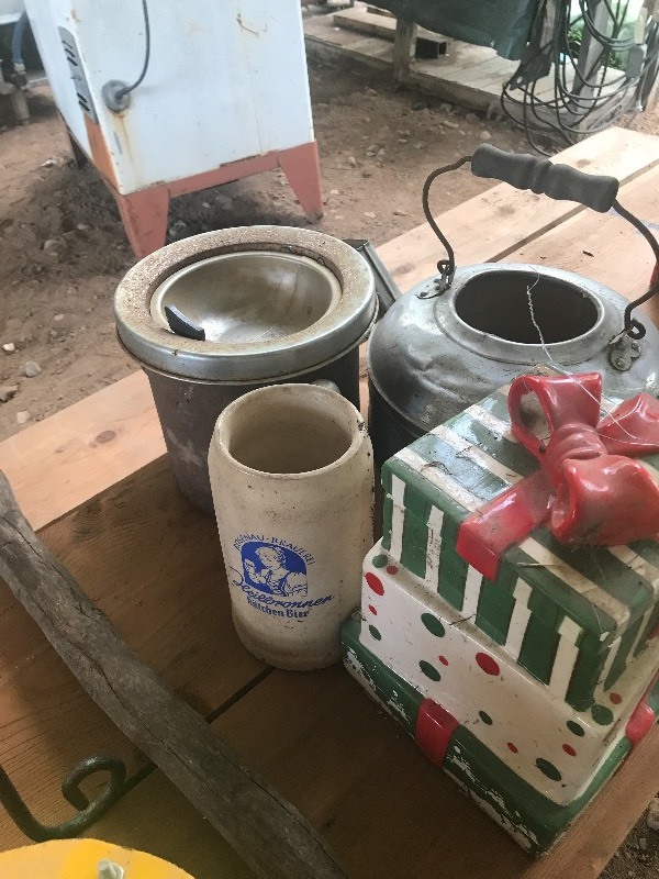 lot 54 image: ASHTRAY, CERAMIC BOX, CERAMIC STEIN  WATER POT