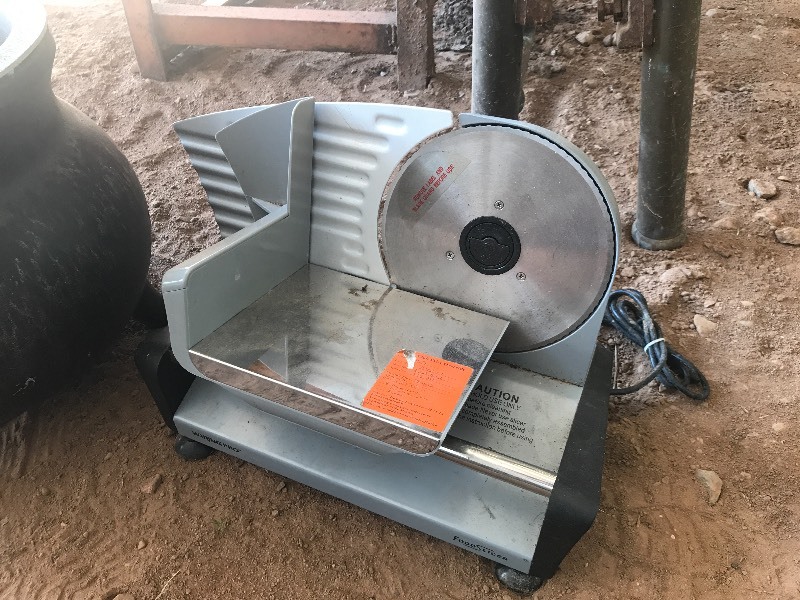 lot 85 image: WARING PRO FOOD SLICER & SOUP KETTLE