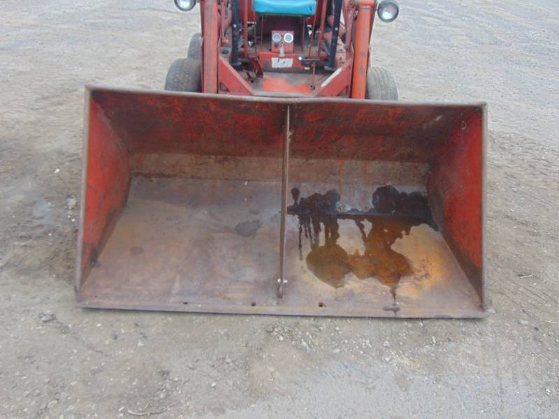 lot 8 image: 1972 Gehl HL 3030 Hydra Cat Loader