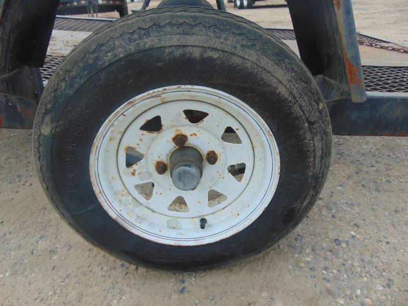 lot 5 image: 1989 5 x 8 General Tilt Trailer