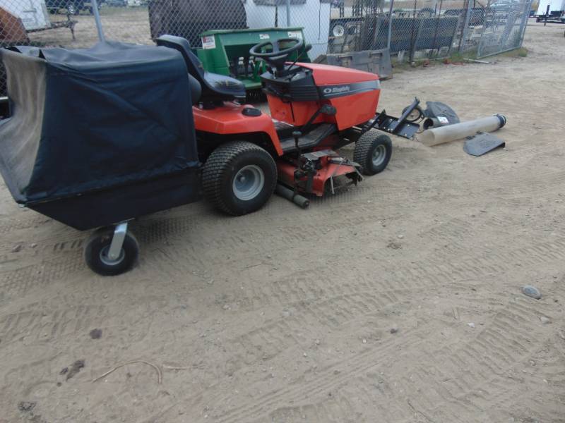 lot 11 image: Simplicity Broadmoor 44 Mower with Thatcher and Bagger