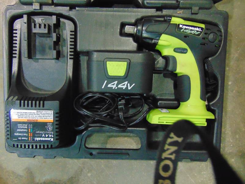 lot 49 image: Kawasaki 14.4 Portable Impact With Case