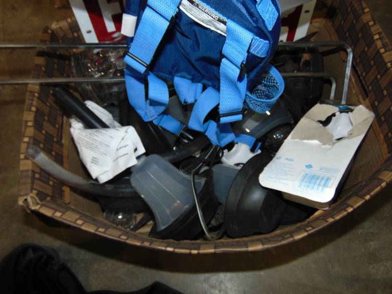 lot 54 image: Household Lot