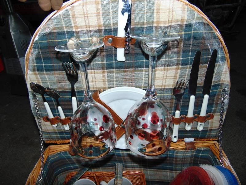 lot 96 image: Picnic Basket
