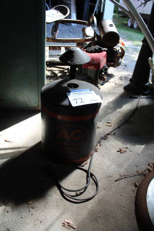 lot 72 image: AC Spark Plug Cleaner