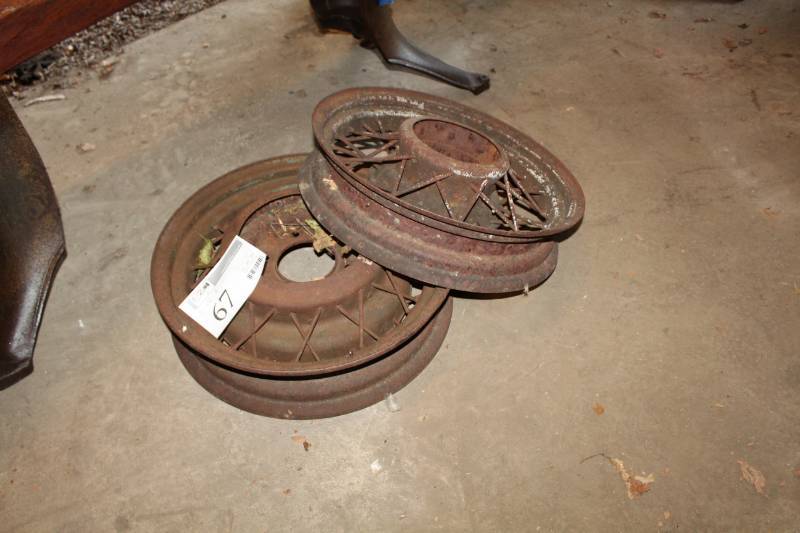 lot 67 image: Lot of (2) 18in. Rims