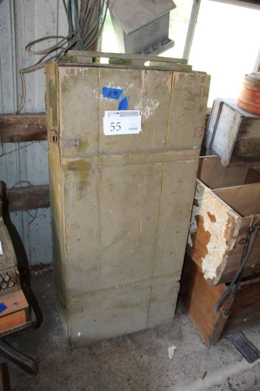 lot 55 image: Army Chest