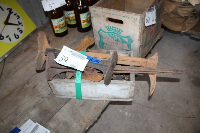 lot 59 image: Shoe Cobbler Set