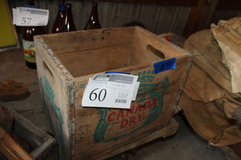 lot 60 image: Canada Dry Wood Soda Crate Box