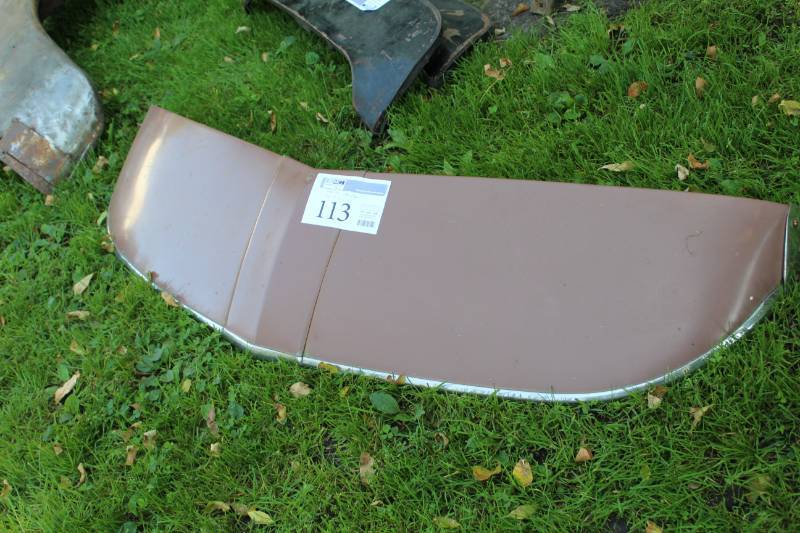 lot 113 image: 1949-1951 Ford Fulton Sunvisor