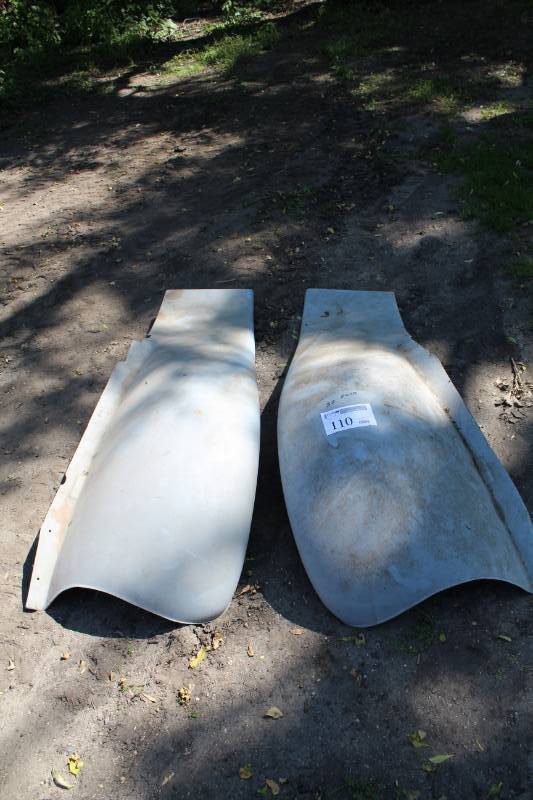 lot 110 image: 1932 Ford Fiberglass Fenders