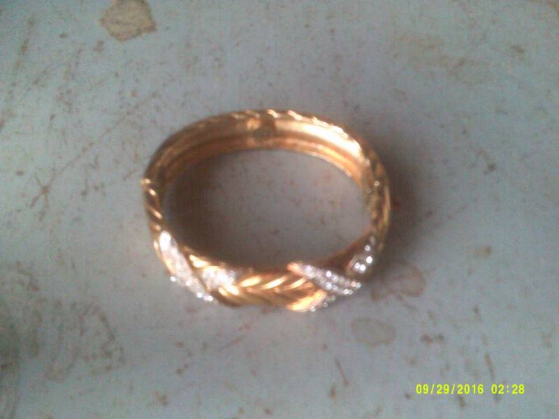 GOLD AND DIAMOND BRACELET