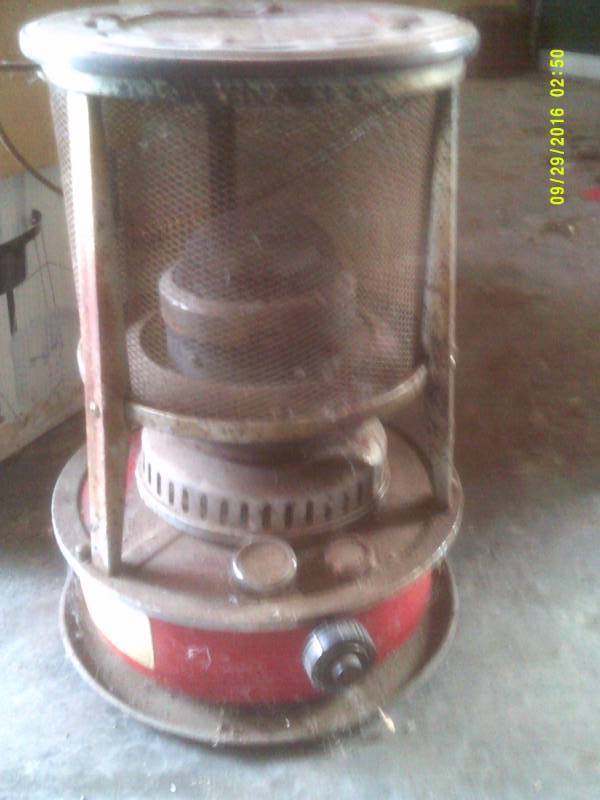 VINTAGE KEROSENE HEATER